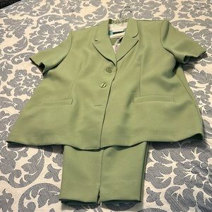 Light Green Leisure Suit